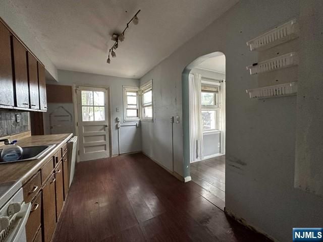10 Judith Place, Bergenfield, NJ 07621