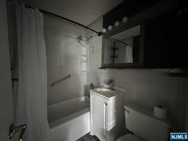 10 Judith Place, Bergenfield, NJ 07621