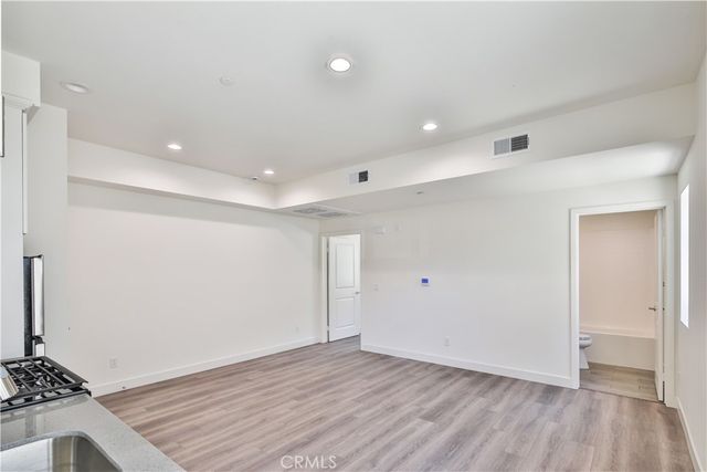 6826 N Whitman Avenue, Van Nuys, CA 91406