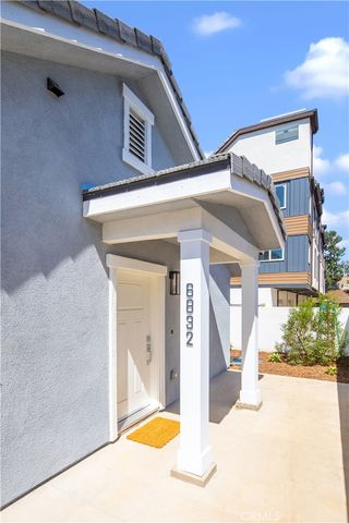 6826 N Whitman Avenue, Van Nuys, CA 91406