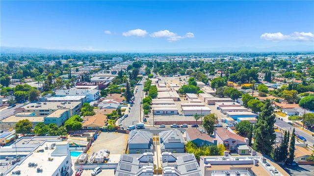6826 N Whitman Avenue, Van Nuys, CA 91406