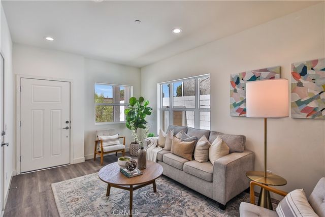 6826 N Whitman Avenue, Van Nuys, CA 91406