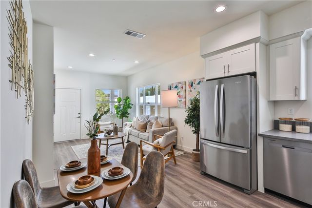 6826 N Whitman Avenue, Van Nuys, CA 91406