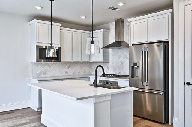 3226 Royal Oaks Hollow Lane, Houston, TX 77082