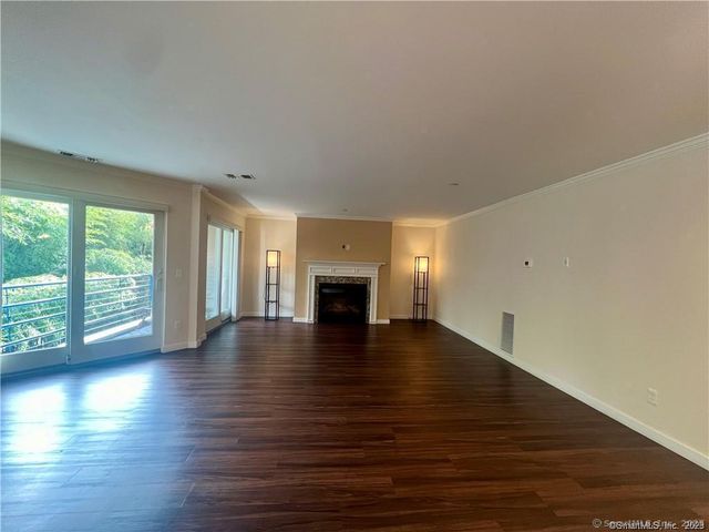 127 Harbour Close 127, New Haven, CT 06519