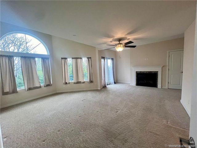 127 Harbour Close 127, New Haven, CT 06519