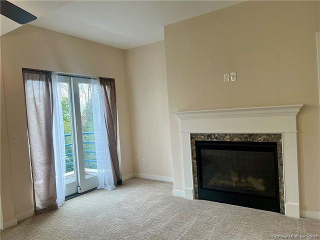 127 Harbour Close 127, New Haven, CT 06519