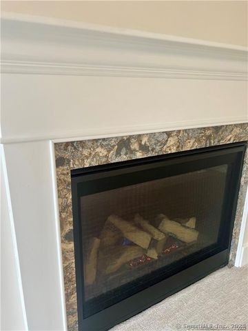 127 Harbour Close 127, New Haven, CT 06519