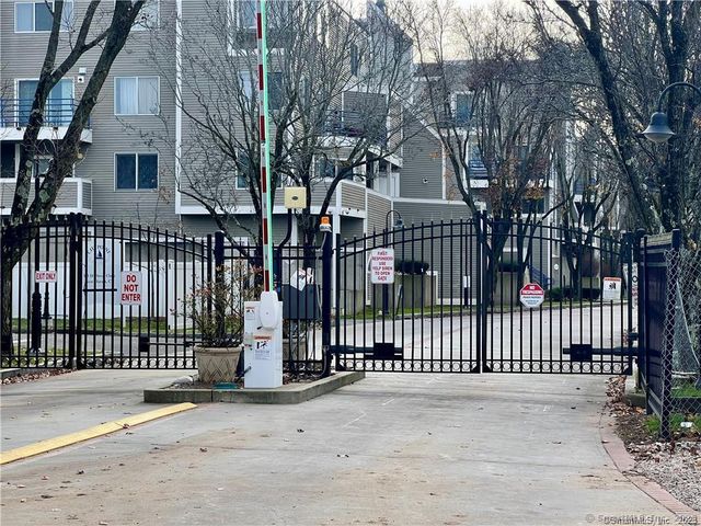 127 Harbour Close 127, New Haven, CT 06519