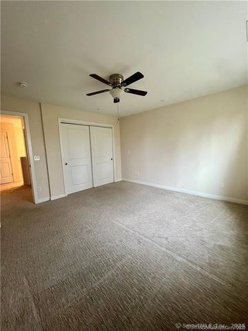 127 Harbour Close 127, New Haven, CT 06519