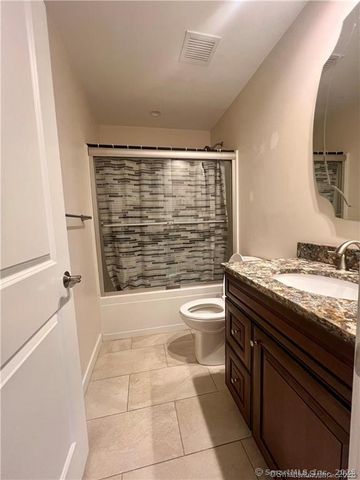 127 Harbour Close 127, New Haven, CT 06519