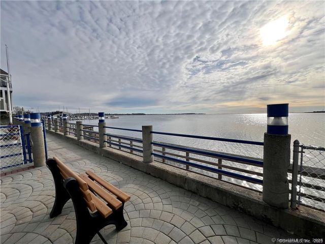 127 Harbour Close 127, New Haven, CT 06519