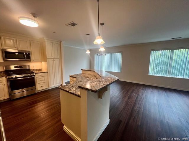 127 Harbour Close 127, New Haven, CT 06519