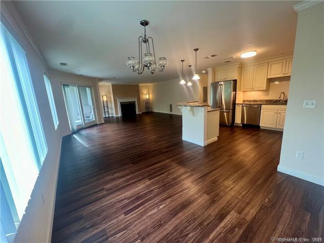 127 Harbour Close 127, New Haven, CT 06519