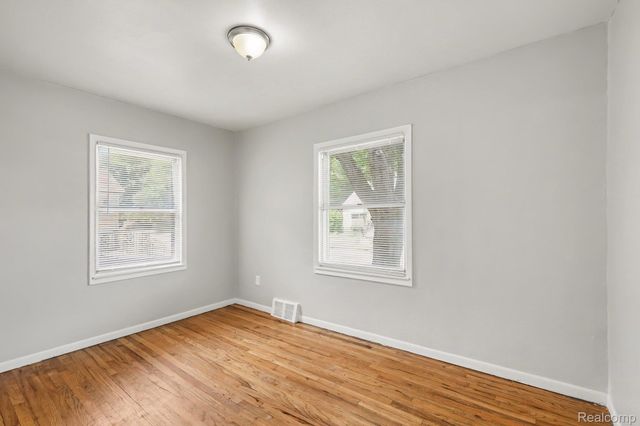 7516 Fisher Avenue, Warren, MI 48091