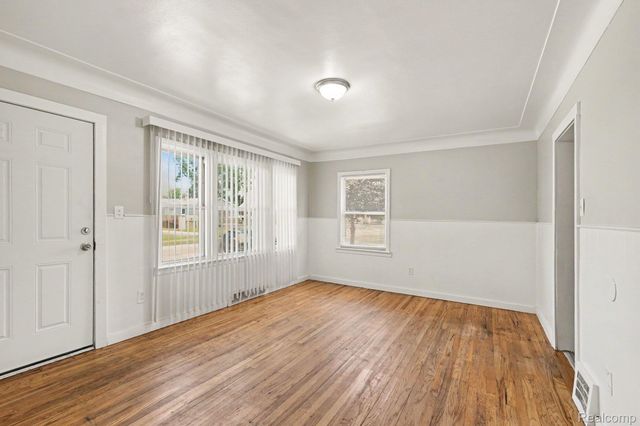 7516 Fisher Avenue, Warren, MI 48091
