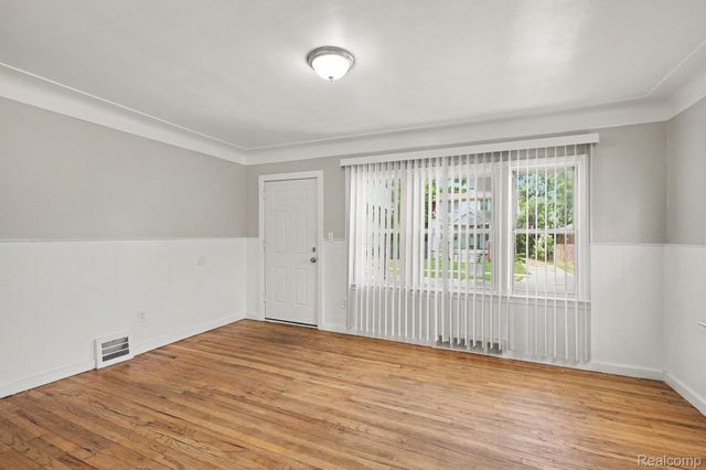 7516 Fisher Avenue, Warren, MI 48091