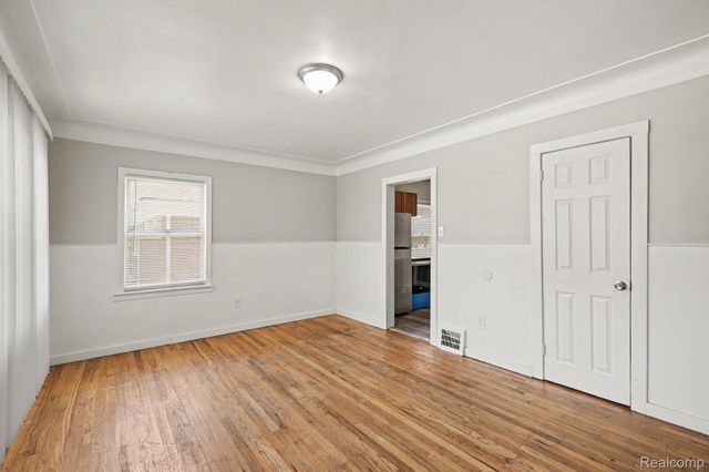 7516 Fisher Avenue, Warren, MI 48091