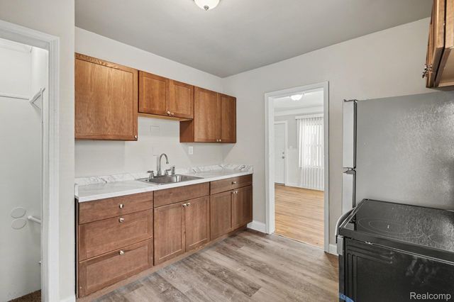 7516 Fisher Avenue, Warren, MI 48091