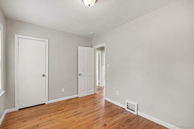 7516 Fisher Avenue, Warren, MI 48091
