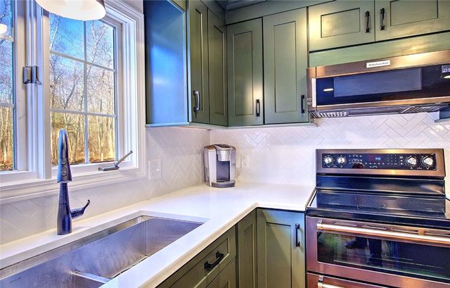 165 Bungy Road, Scituate, RI 02857