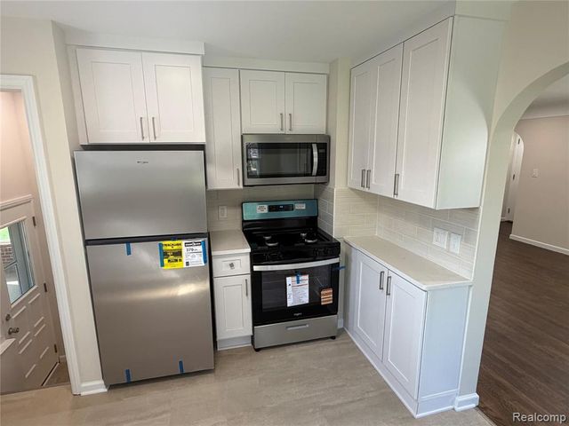 19527 Somers Street, New Boston, MI 48164