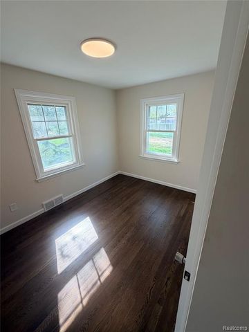 19527 Somers Street, New Boston, MI 48164