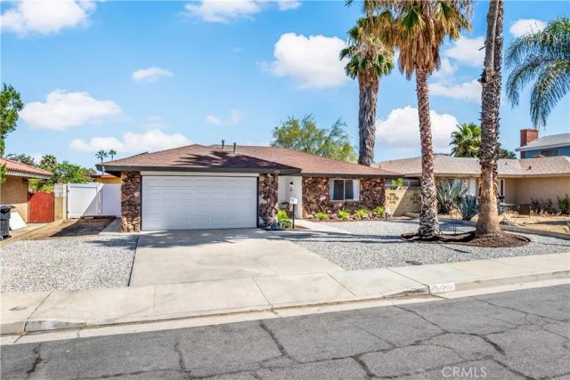 594 Montebello Place, Hemet, CA 92543