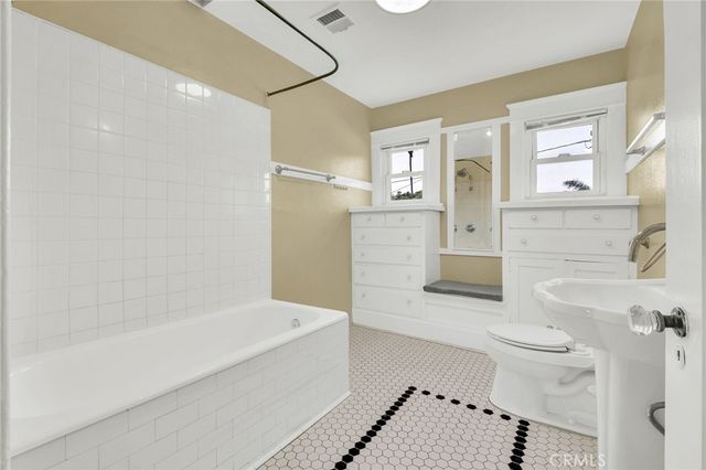 221 Belmont, Long Beach, CA 90803