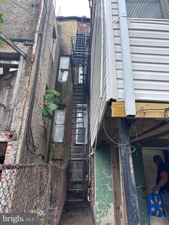 Image 31 of property listing at 741 N FULTON AVE, Baltimore, MD 21217