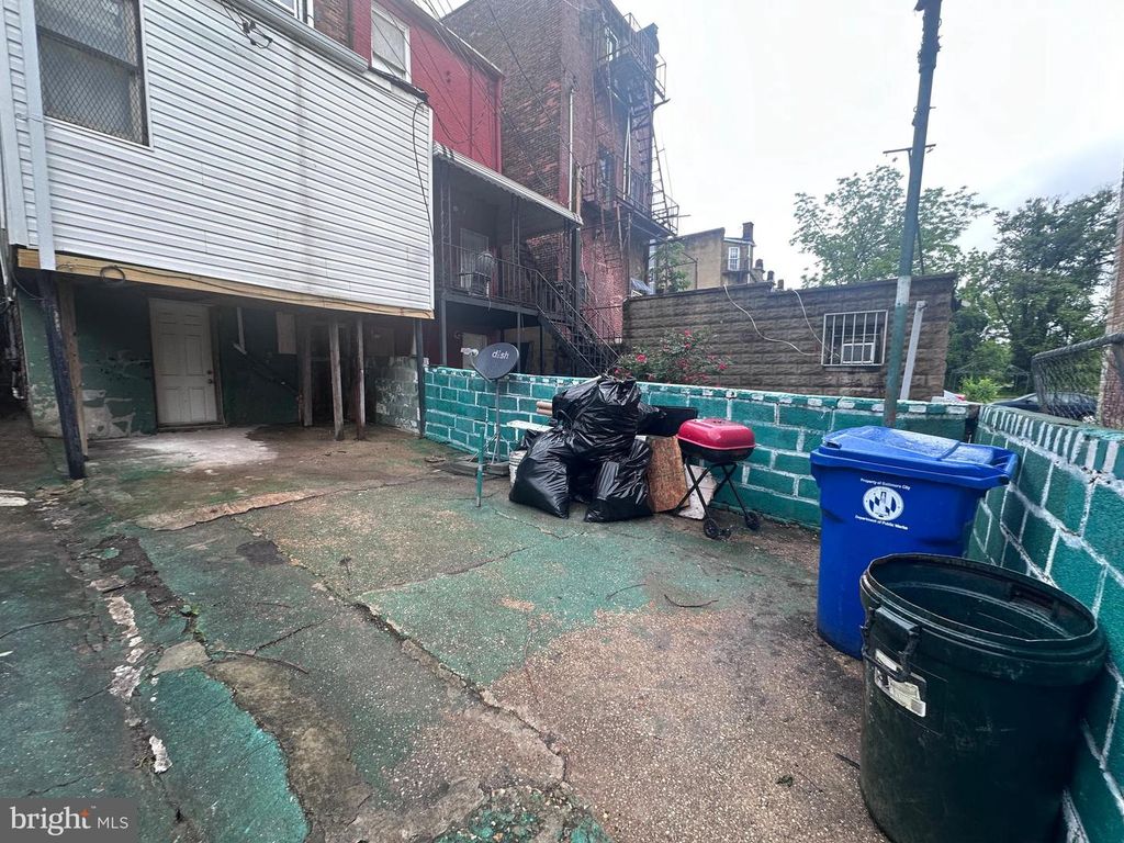 Image 32 of property listing at 741 N FULTON AVE, Baltimore, MD 21217