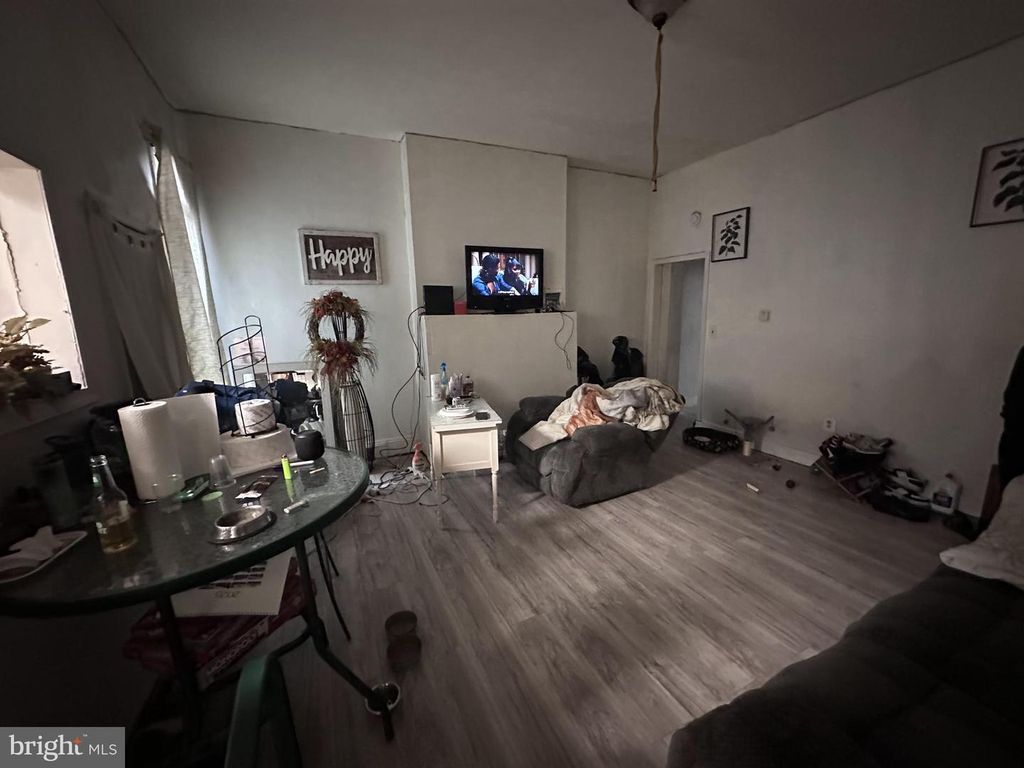 Image 5 of property listing at 741 N FULTON AVE, Baltimore, MD 21217