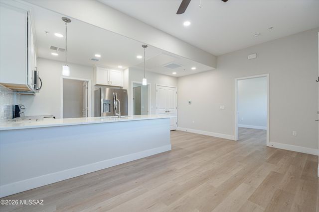 2042 E River Rd Unit 204, Tucson, AZ 85718