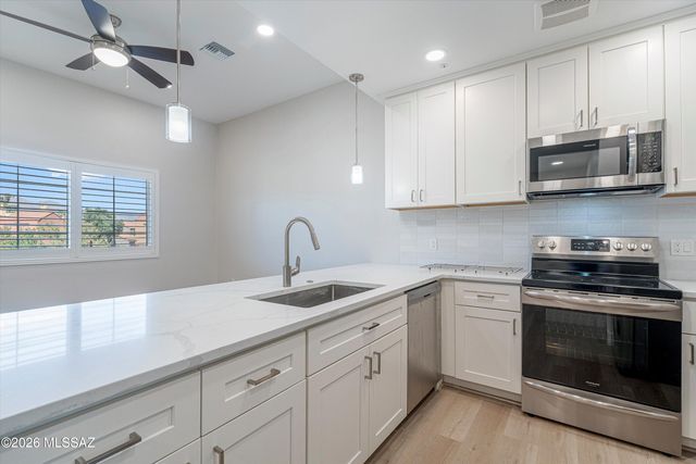 2042 E River Rd Unit 204, Tucson, AZ 85718