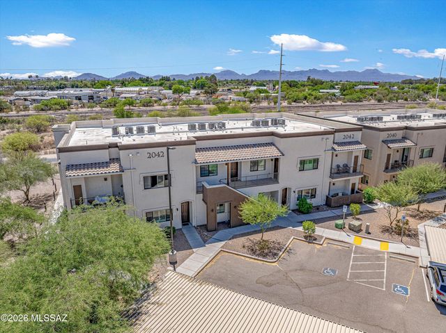 2042 E River Rd Unit 204, Tucson, AZ 85718