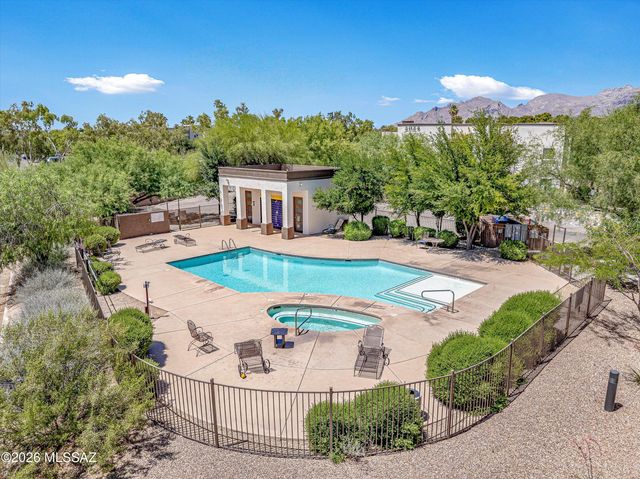 2042 E River Rd Unit 204, Tucson, AZ 85718