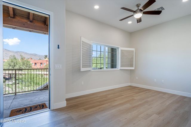 2042 E River Rd Unit 204, Tucson, AZ 85718