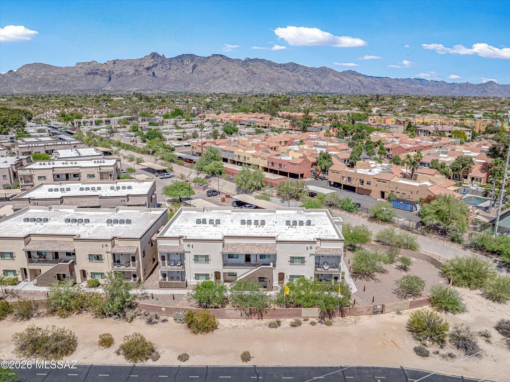 2042 E River Rd Unit 204, Tucson, AZ 85718
