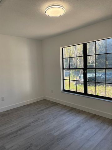 1367 HENSLEY DRIVE, Deland, FL 32724