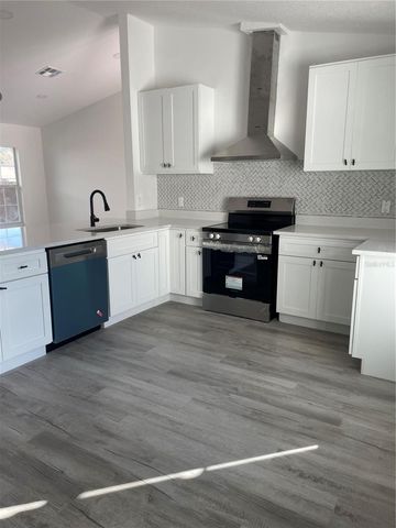 1367 HENSLEY DRIVE, Deland, FL 32724