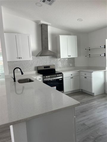 1367 HENSLEY DRIVE, Deland, FL 32724