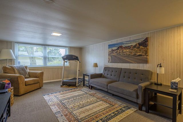 W262S3250 Ridge ROAD, Waukesha, WI 53189