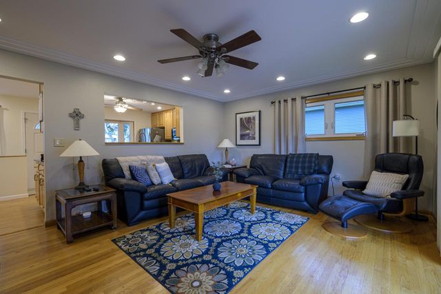W262S3250 Ridge ROAD, Waukesha, WI 53189