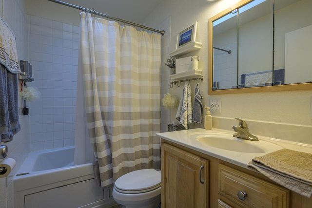 W262S3250 Ridge ROAD, Waukesha, WI 53189