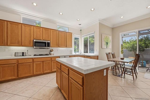 4545 Vereda Mar De Ponderosa, San Diego, CA 92130