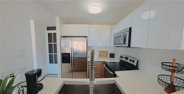 400 COND. HAUDIMAR BEACH APARTMENTS, EDIF. F F104, Isabela, PR 00662