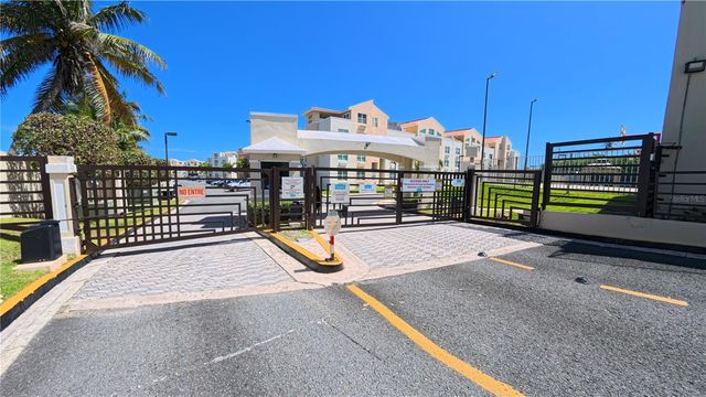 400 COND. HAUDIMAR BEACH APARTMENTS, EDIF. F F104, Isabela, PR 00662