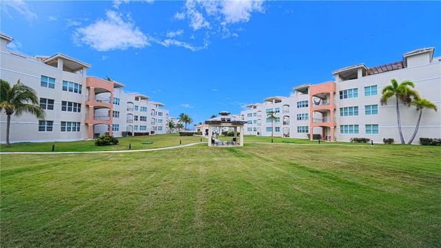 400 COND. HAUDIMAR BEACH APARTMENTS, EDIF. F F104, Isabela, PR 00662