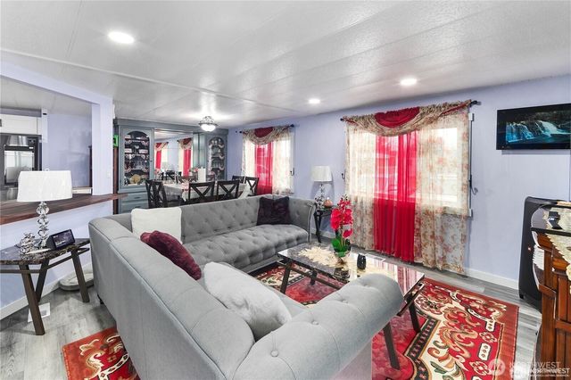 210 37th Street SE, Auburn, WA 98002