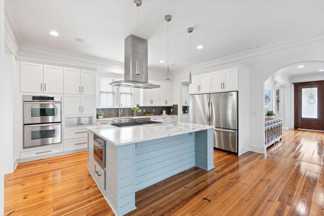 882 Tupelo Bay Drive, Mount Pleasant, SC 29464